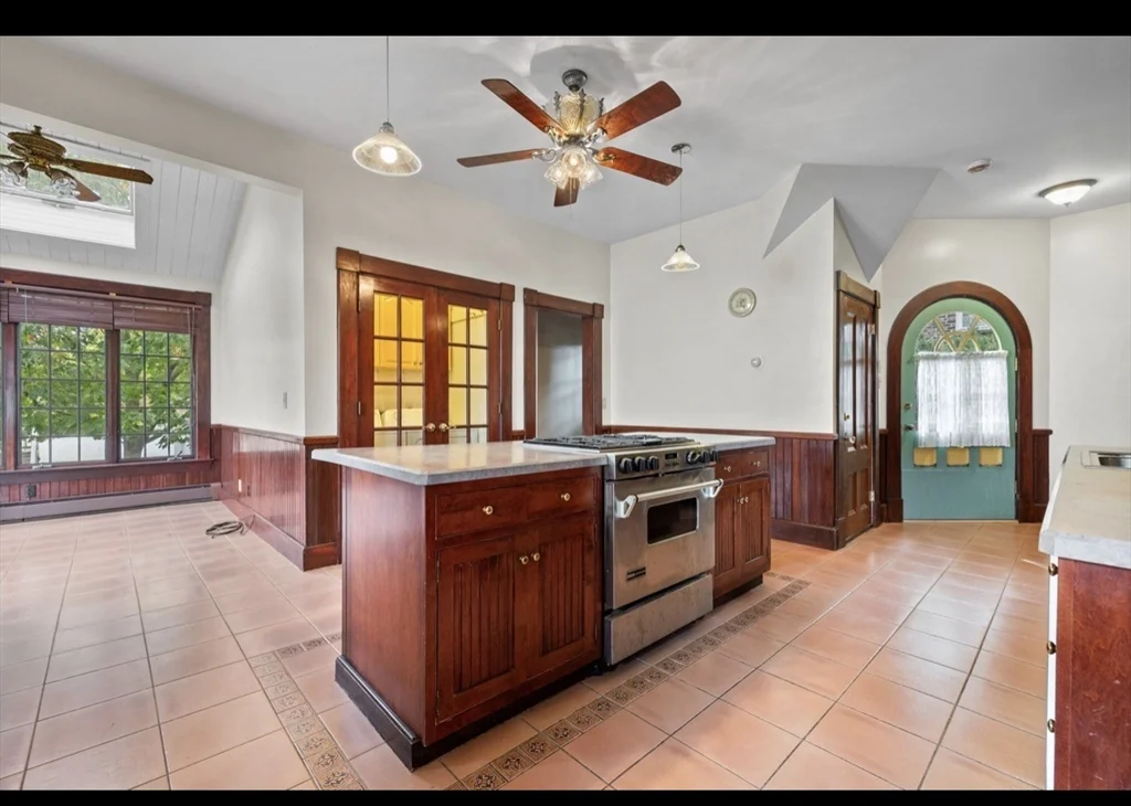 118 Elm, Marlborough