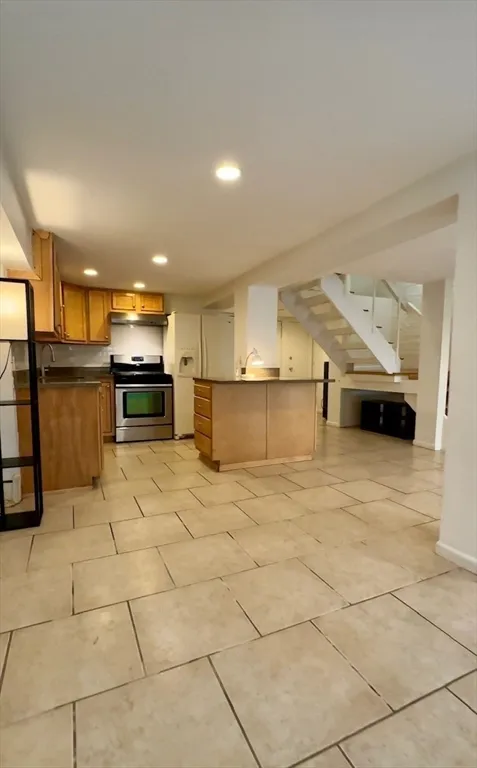 12 Follen St, Back Bay