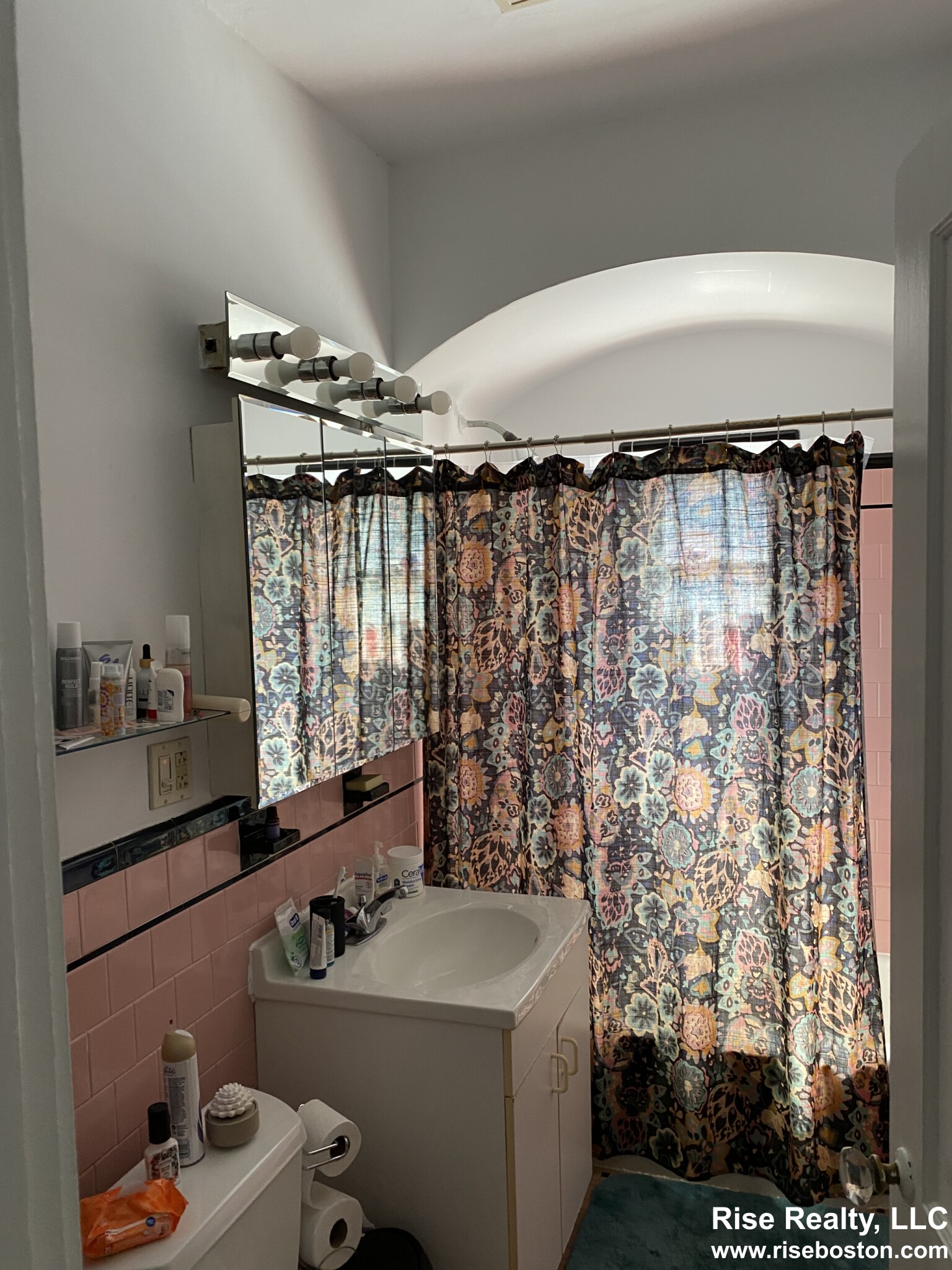 1 bed, 1 bath apartment for rent at 87 Mason Ter Unit 1, Coolidge Corner — photo 3 of 4