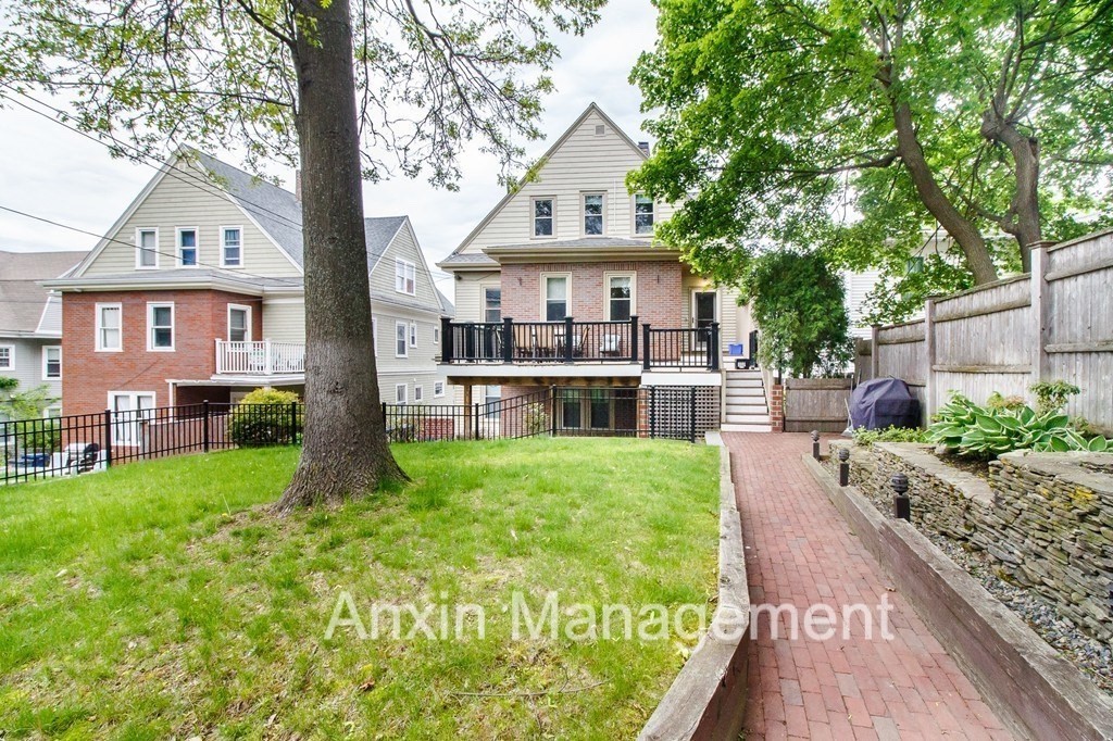 33 Mapleton St, Brighton