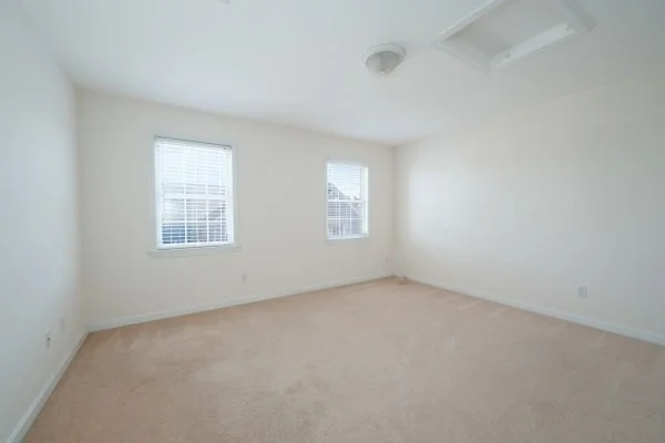 117 Tamarack Ln, Abington