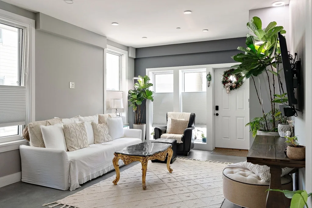 47 Morris St, East Boston