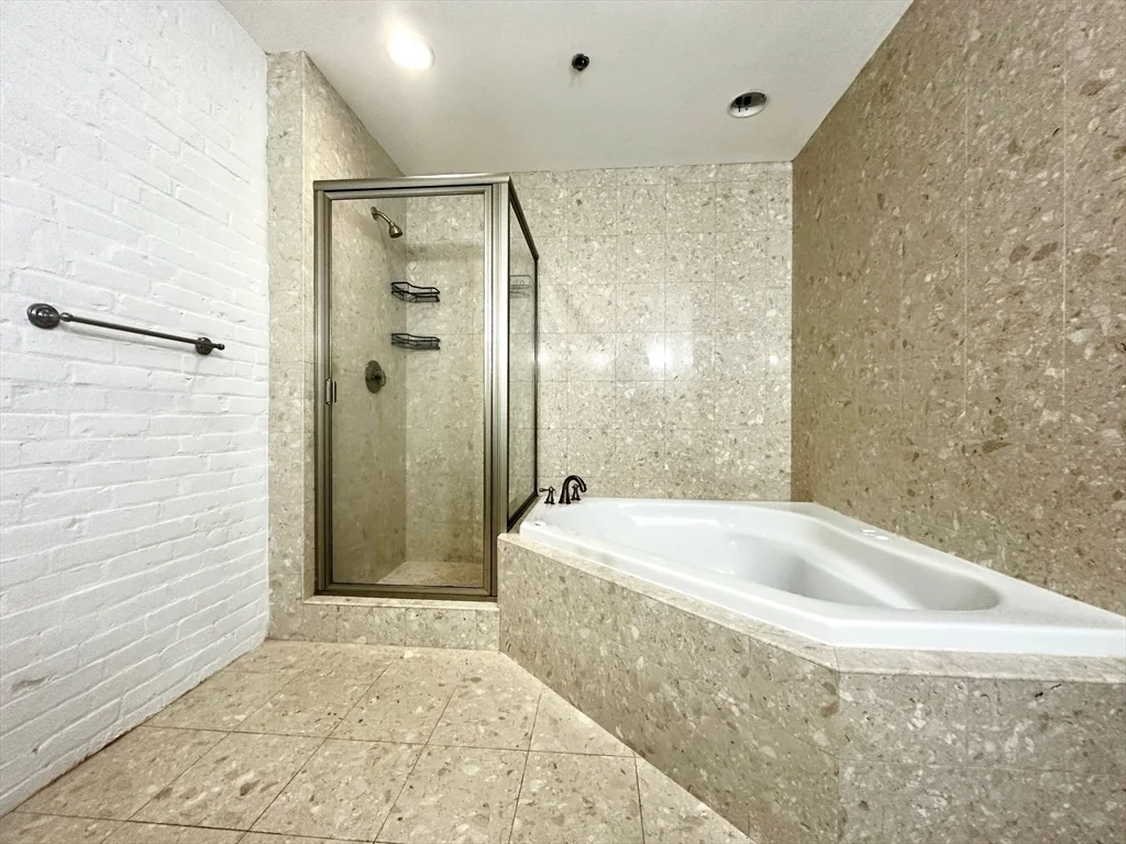 121 Beach St, Leather District