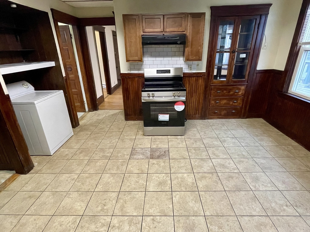 10 Agawam St, Worcester