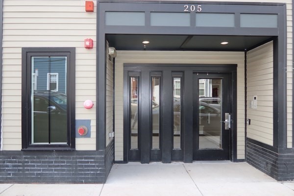 205 W 8th St, South Boston