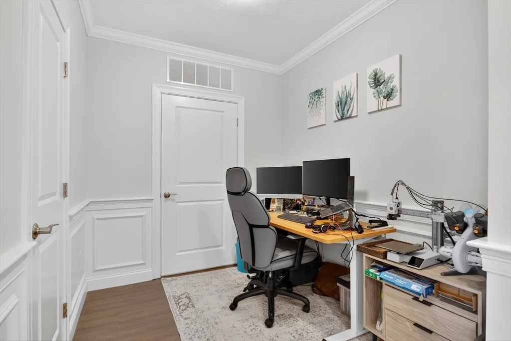 320 Middlesex Ave, Wellington