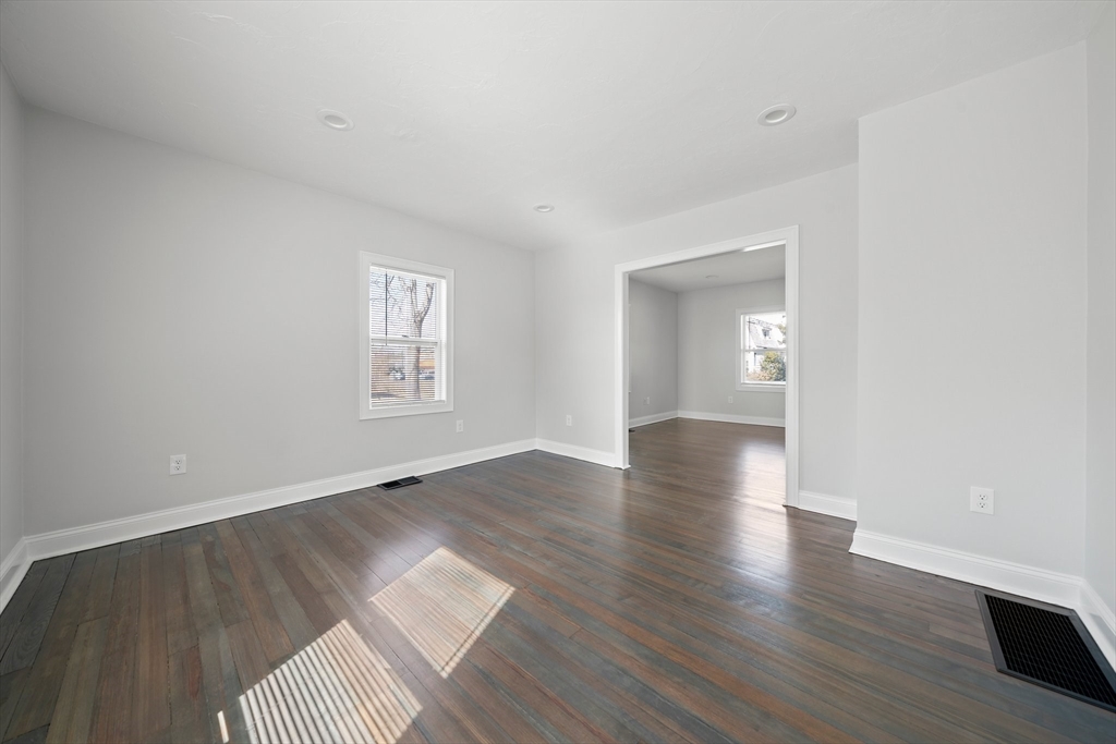 35 Phillips Ave, Stoughton