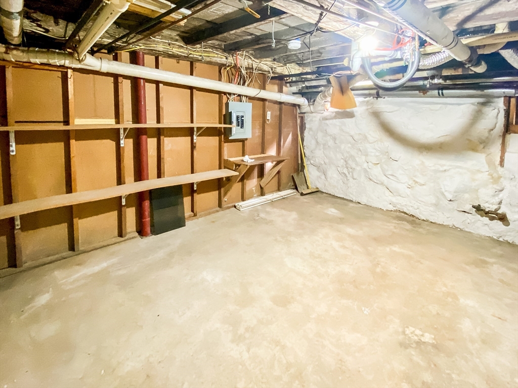 25 Main St, Framingham