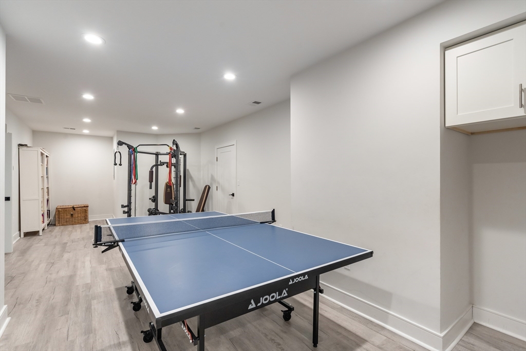 19 Shute Path, Newton Center