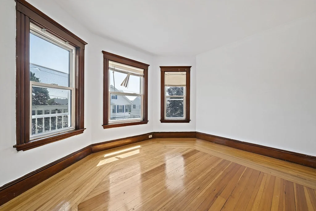 14 Stuart St, Everett