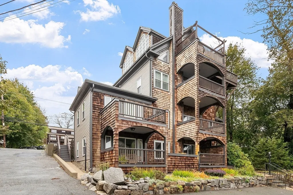 105 Granite St, Rockport