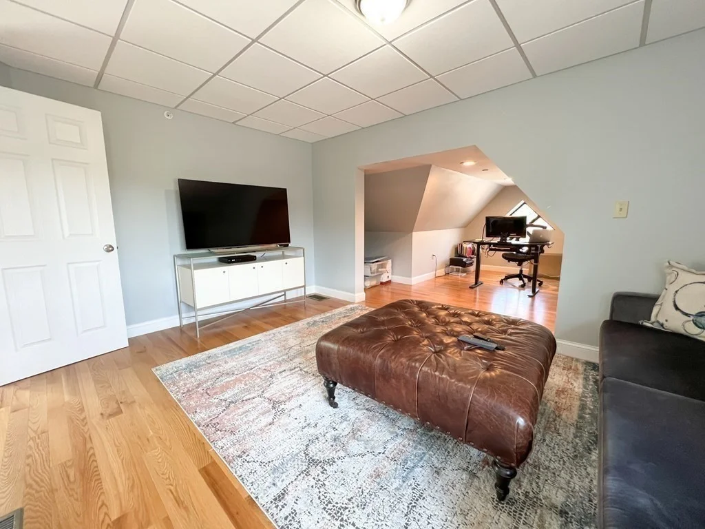 139R Linden St, Wellesley