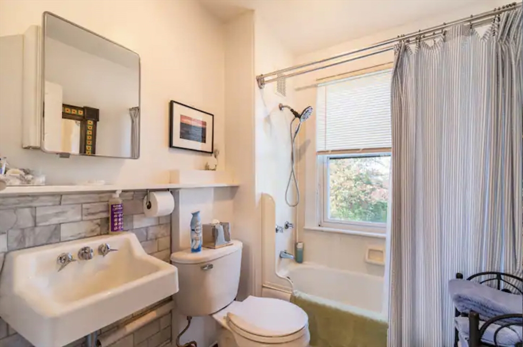 1847 Main Rd, Westport Point