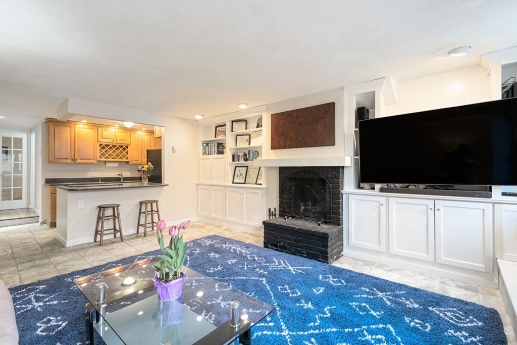 1 bed, 1 bath apartment for rent at 249 W Newton St Unit 2, South End — photo 3 of 14