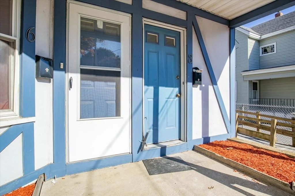 8 Linwood St, Holbrook