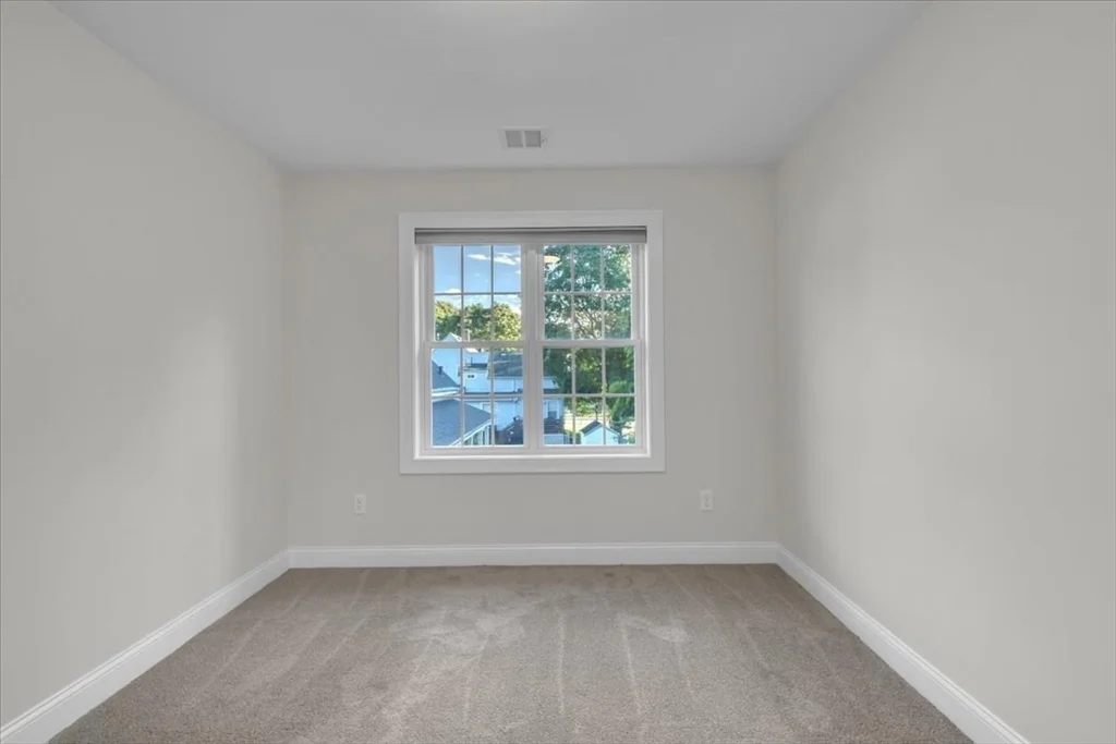 16-18 Peckham Ave, Brockton