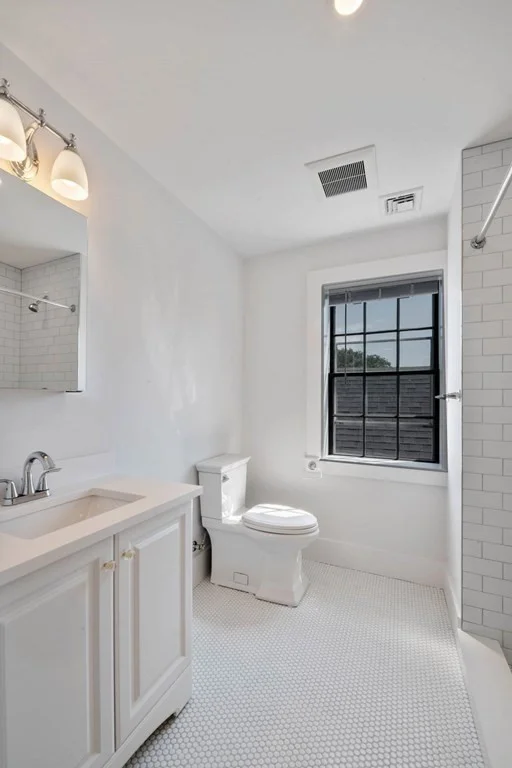 61 Front St, Old Town