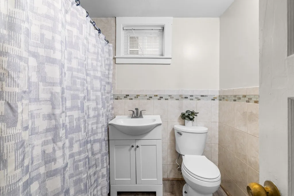 27 Brinsley St, Dudley / Brunswick King