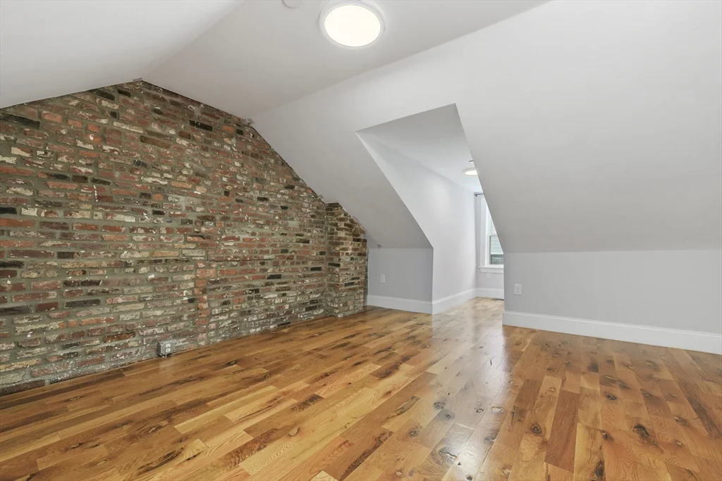 143 Everett St, East Boston