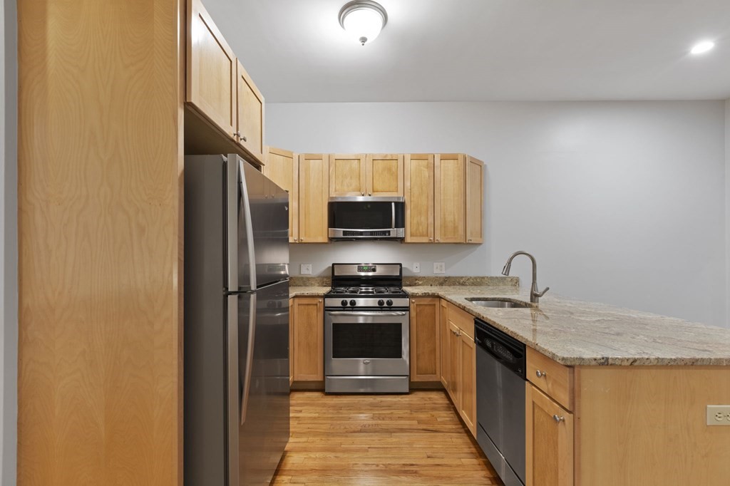 3 bed, 2 bath apartment for rent at 873 Harrison Ave Unit 873, South End — photo 2 of 18