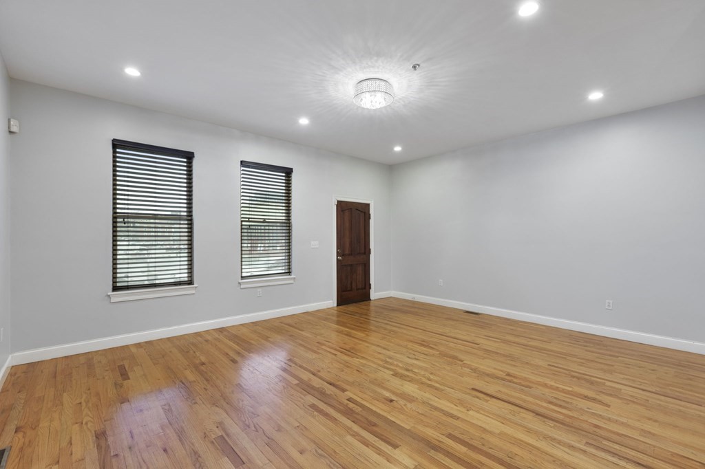 3 bed, 2 bath apartment for rent at 873 Harrison Ave Unit 873, South End — photo 5 of 18