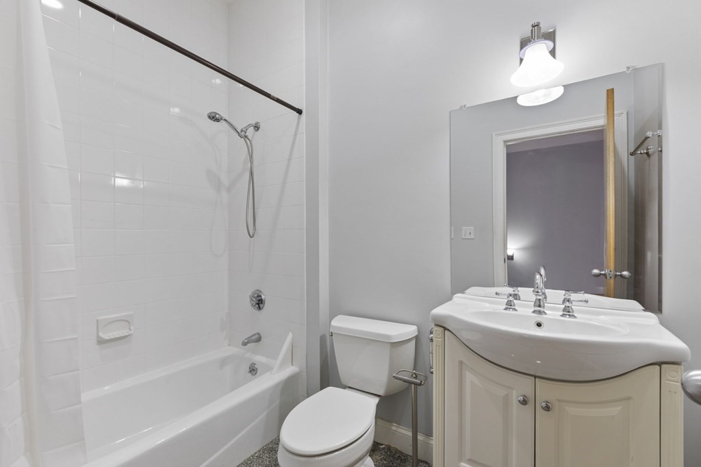 3 bed, 2 bath apartment for rent at 873 Harrison Ave Unit 873, South End — photo 7 of 18