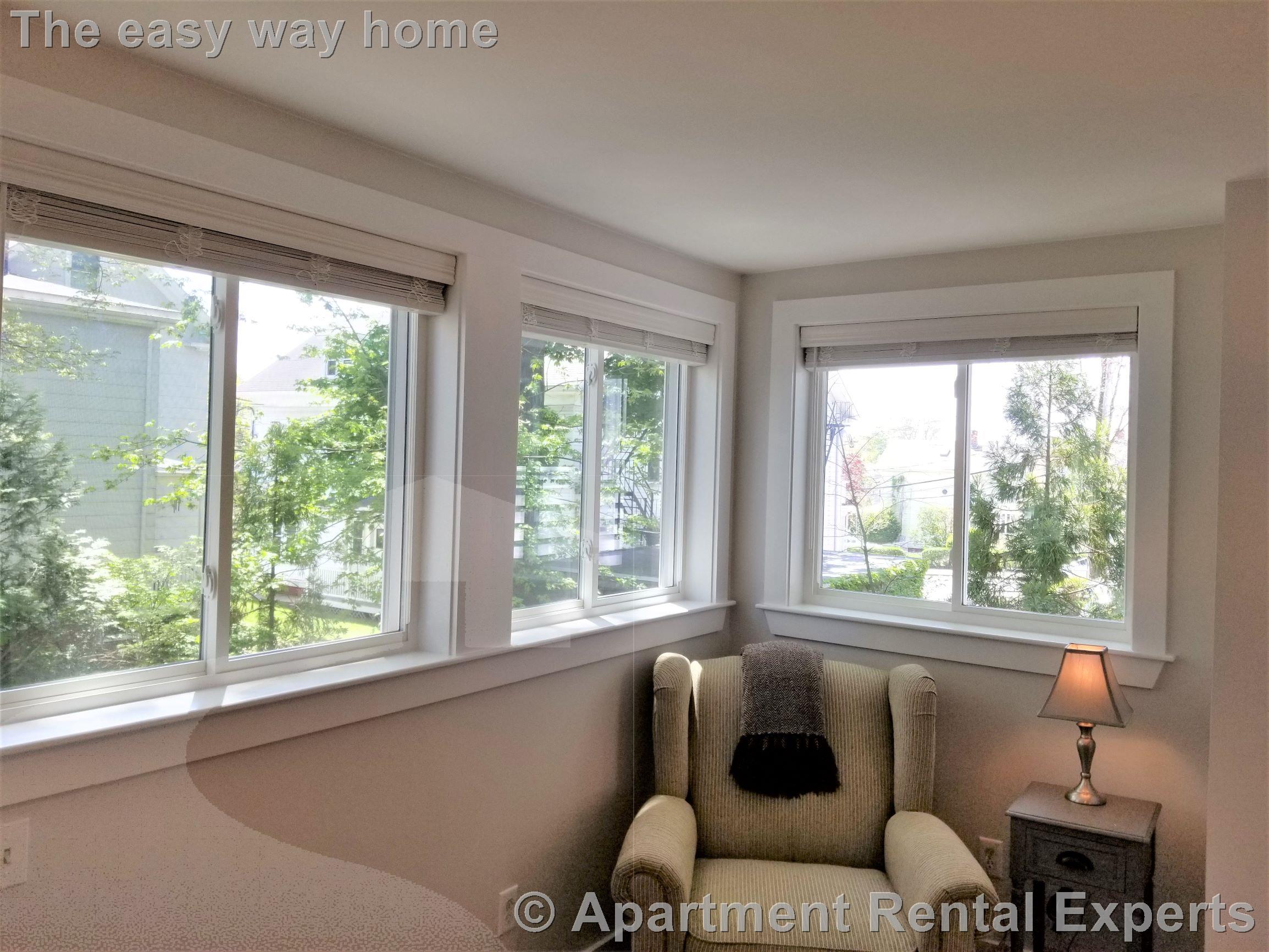 12R Conwell Ave, Tufts