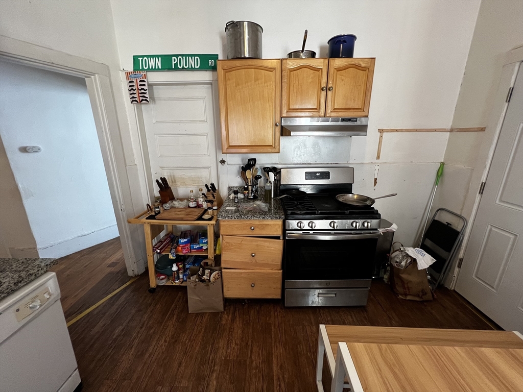 34 Cherokee St, Mission Hill