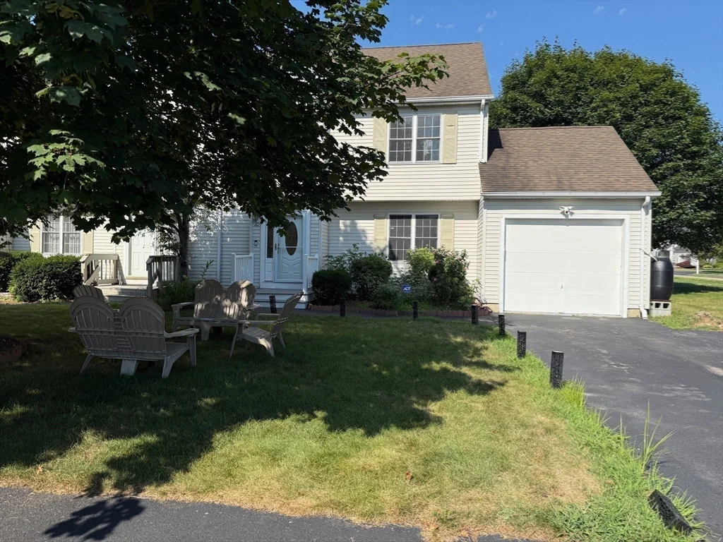 10 Ptarmigan Dr, Shrewsbury