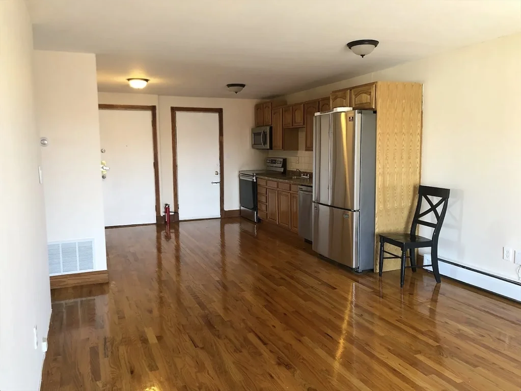 39 Cary Ave, Chelsea