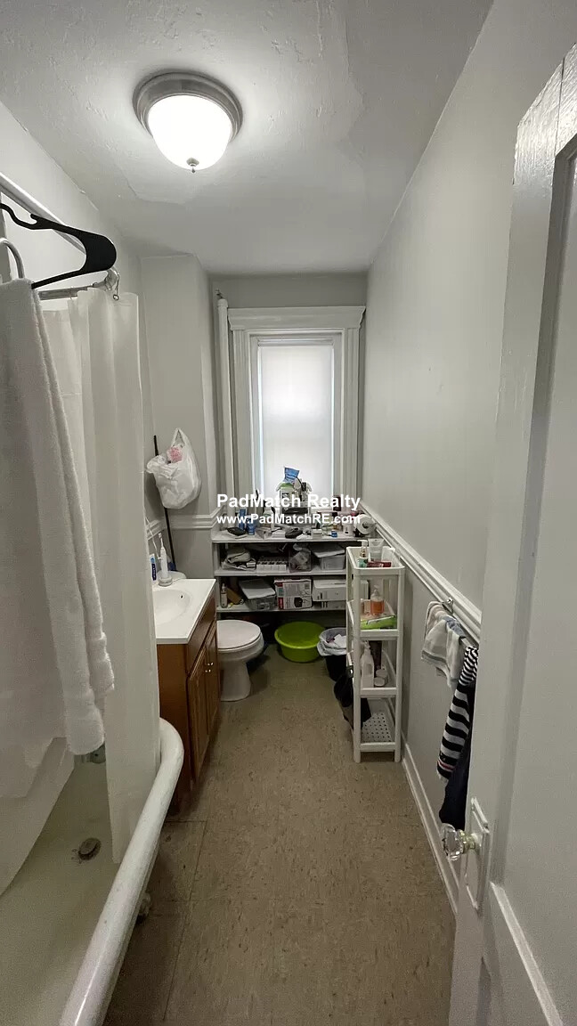 368 Riverway, Mission Hill