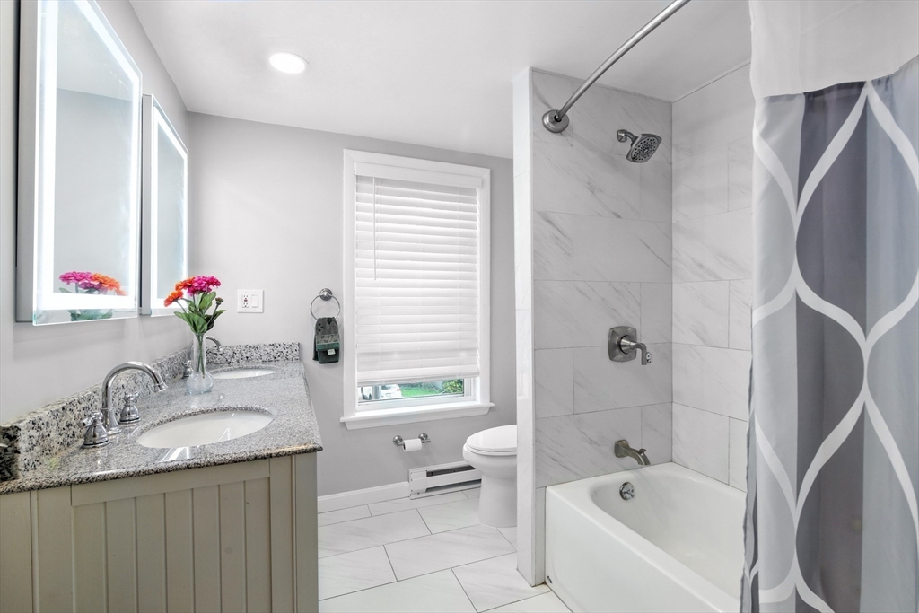 254 Park St, West Roxbury