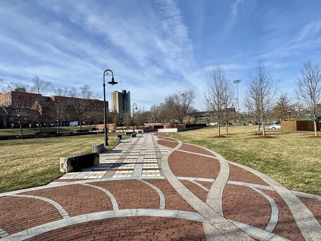 35 Riverwalk Way, Lowell