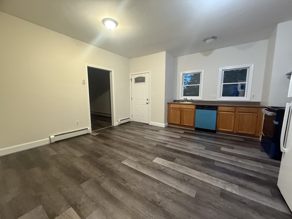 15 Oakes Ave, Southbridge