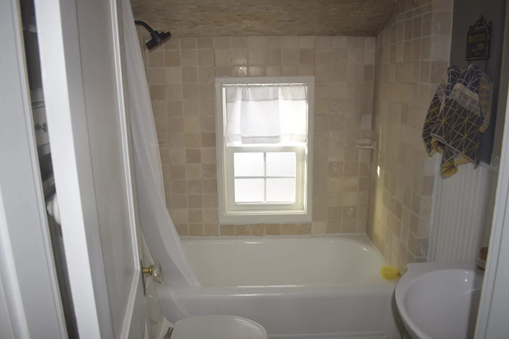 60 Park St, North Andover