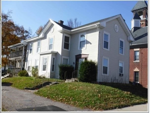 96 Pleasant St, Marlborough