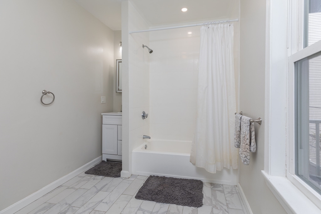 100 H St, South Boston