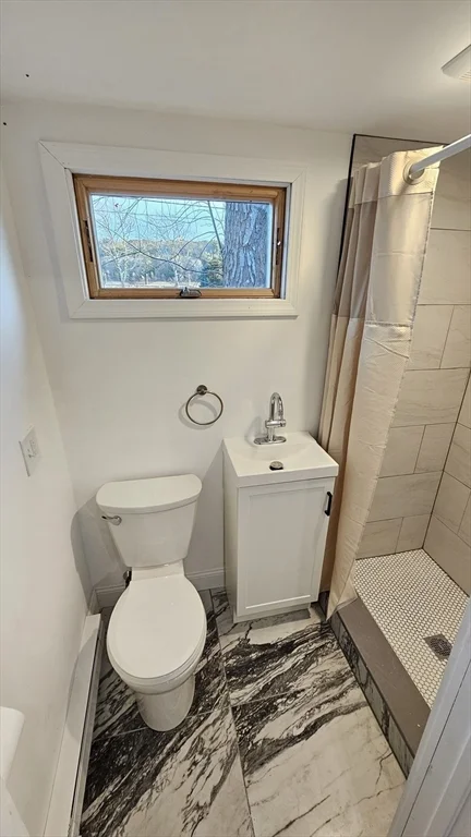 825 Scenic Hwy, Bourne