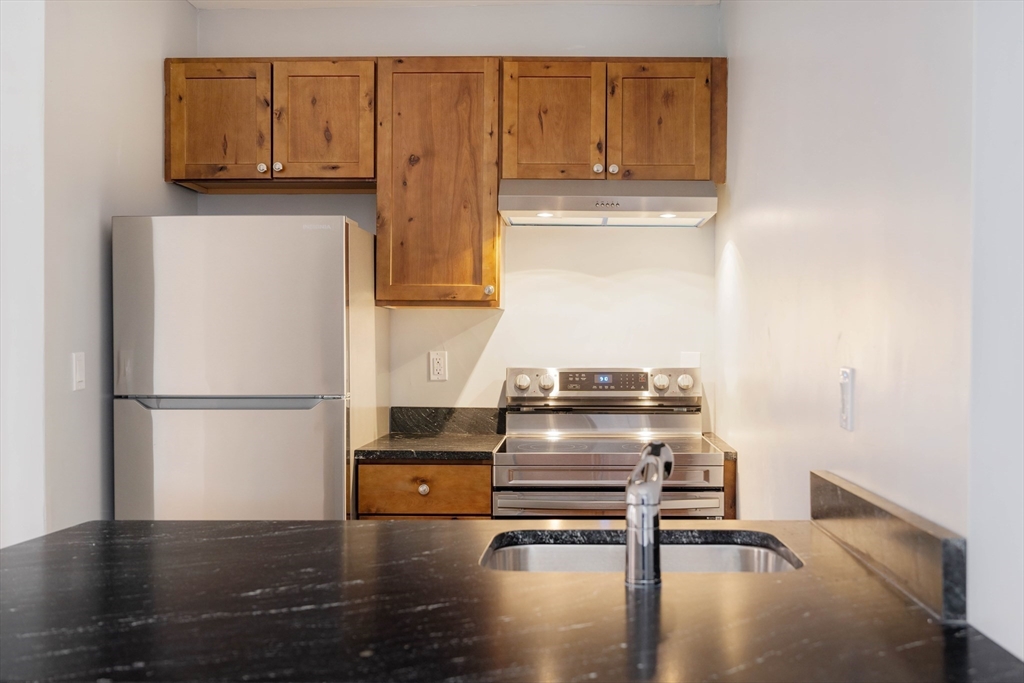 11 East Springfield, South End