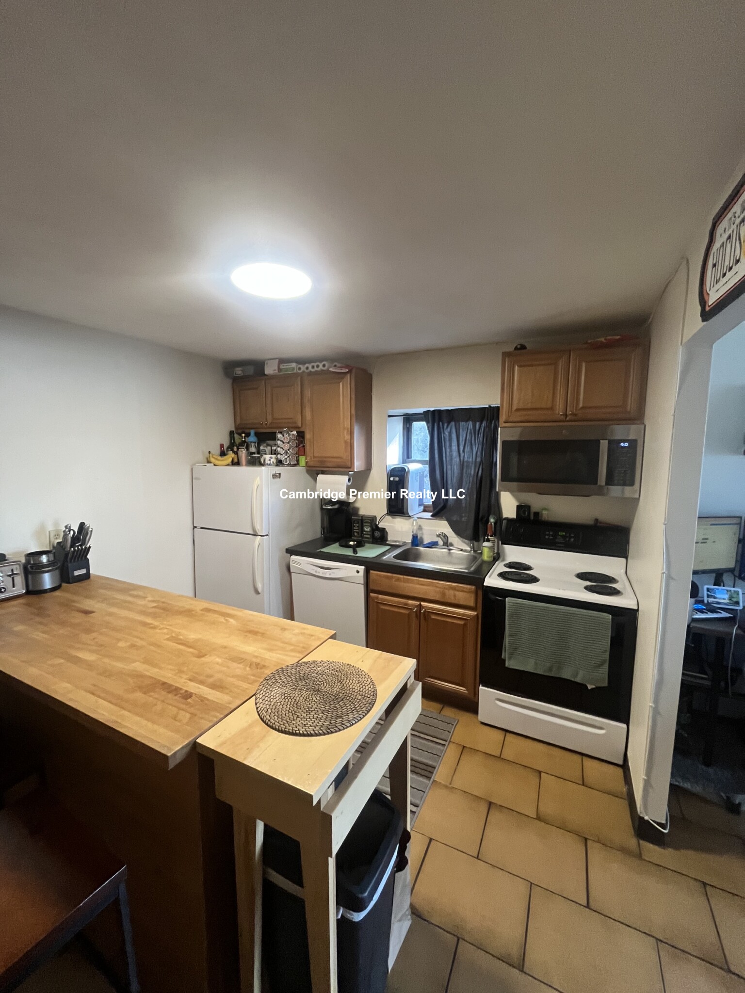 2 bed, 1 bath apartment for rent at 14 Spring St Unit 1, Spring Hill — photo 6 of 7
