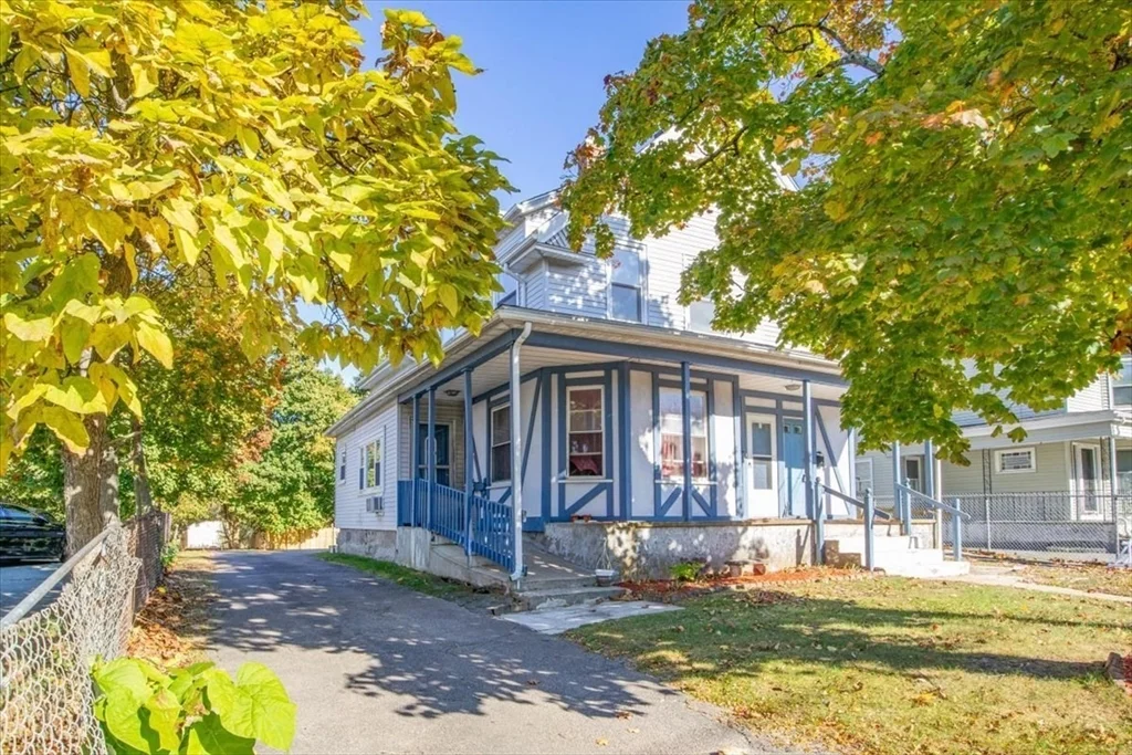 8 Linwood St, Holbrook