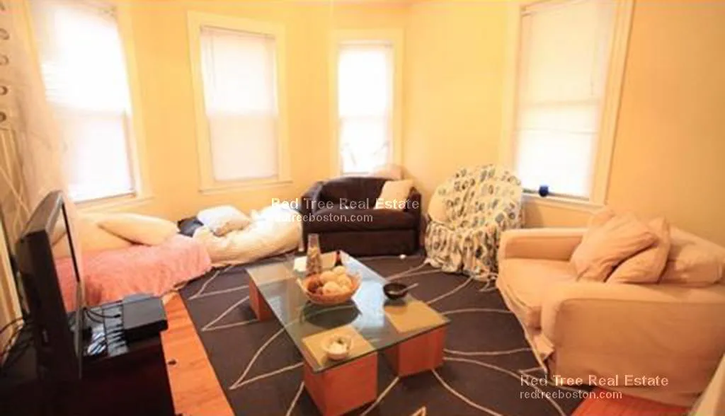 36 Cherokee St, Mission Hill