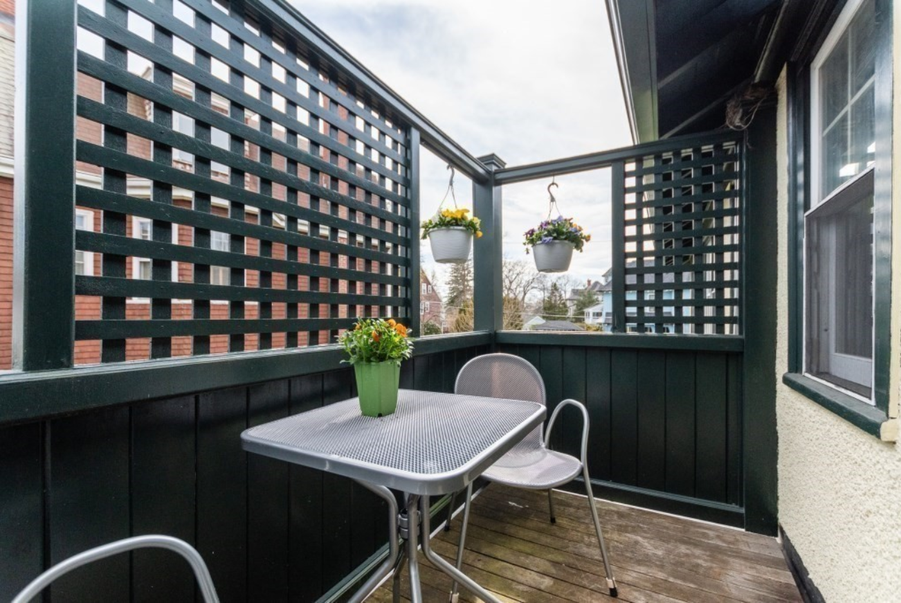 49 Willow St, Belmont