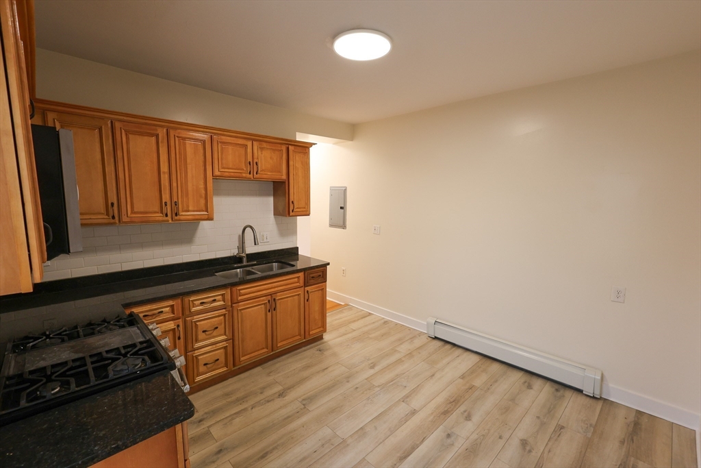 27 Fessenden St, Mattapan