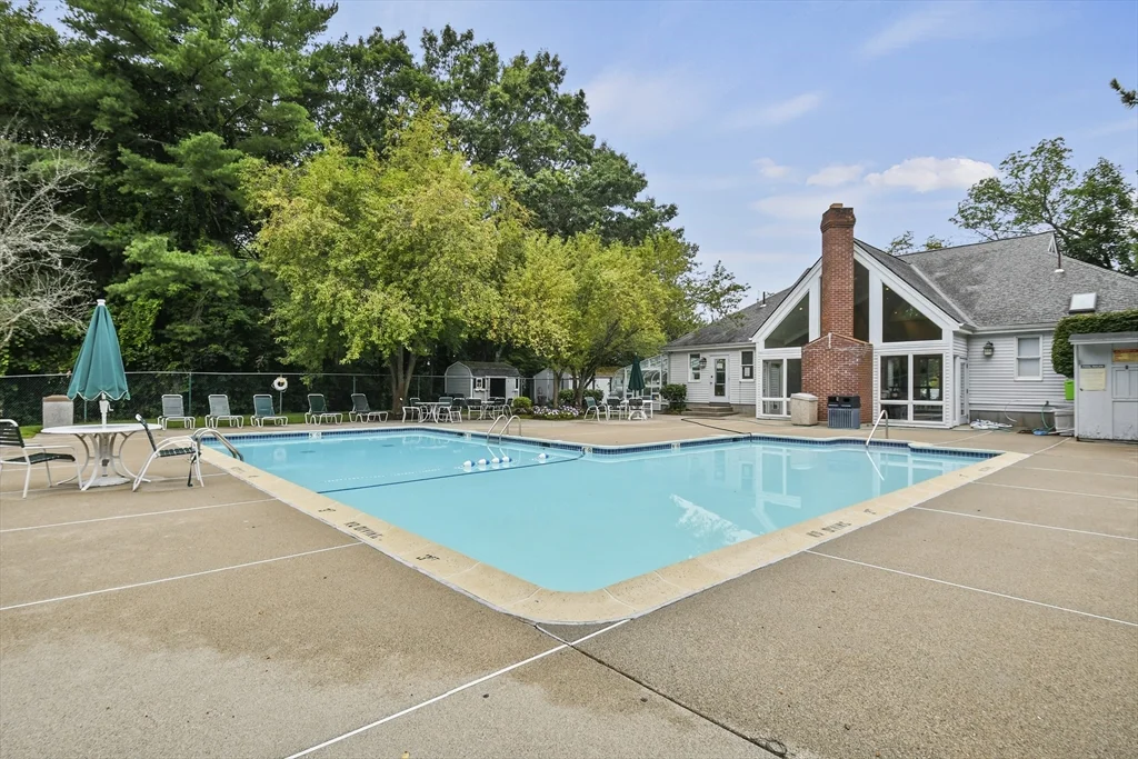 10 Walden Dr, Natick