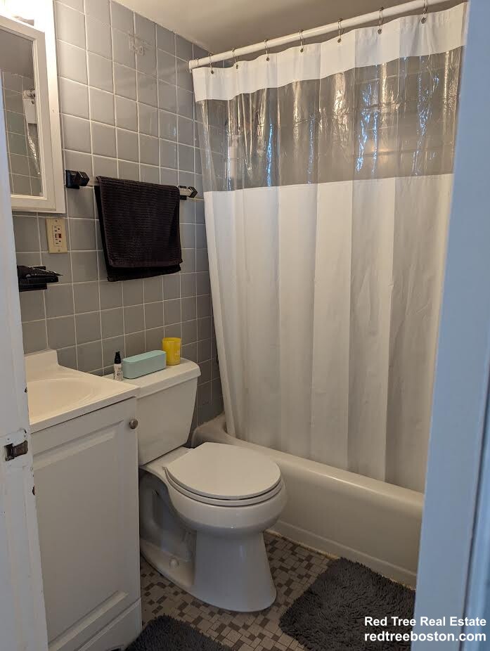 26 Commonwealth Tr, Brighton