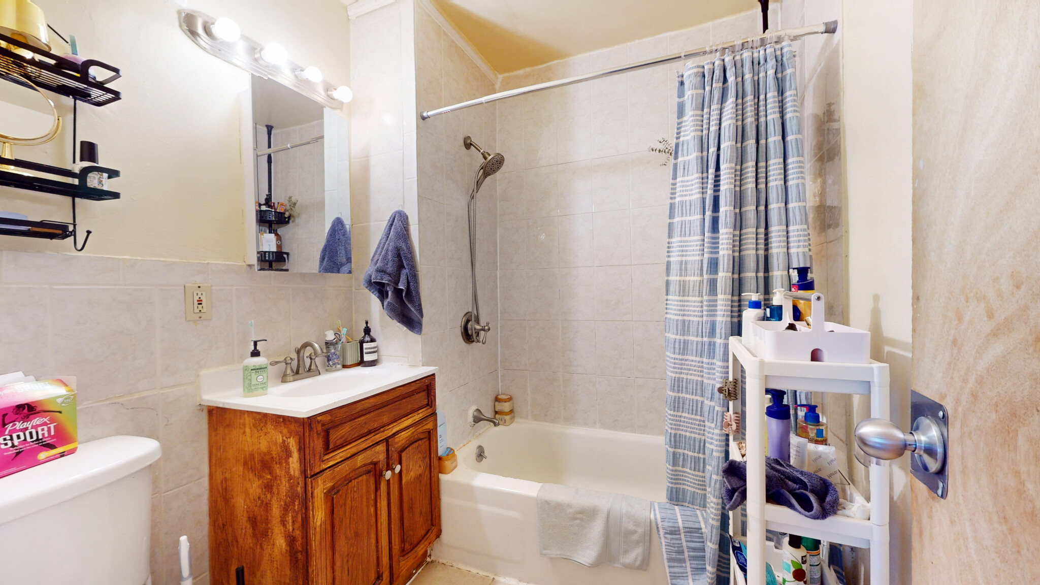 86 Hammond St, Roxbury