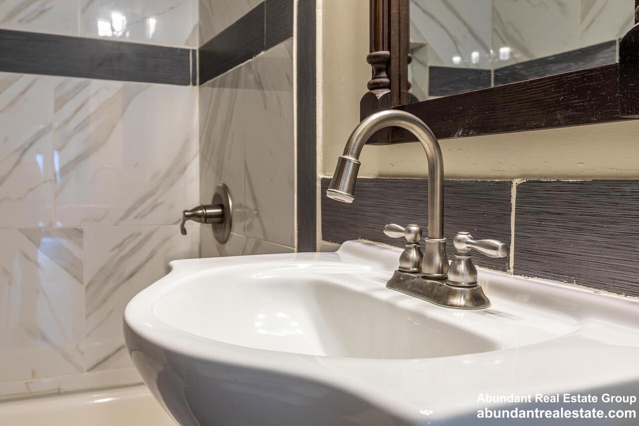 376 Medford St, Winter Hill