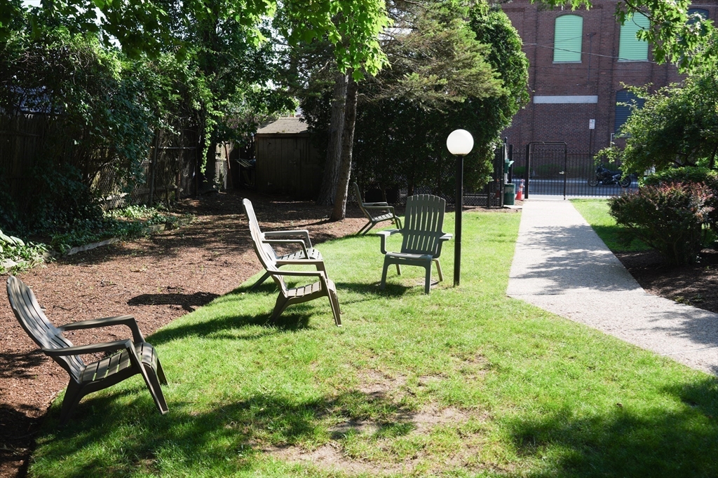 10 Weston Ave, Quincy