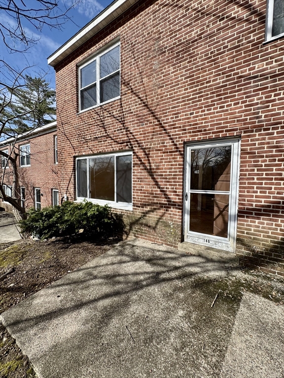 146 Independence Dr, Chestnut Hill